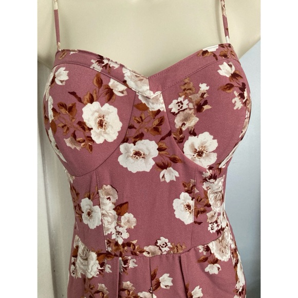 Xhileration Peekaboo-Leg Rose Floral Jumpsuit Smocked Corset Bodice Medium - Picture 4 of 15